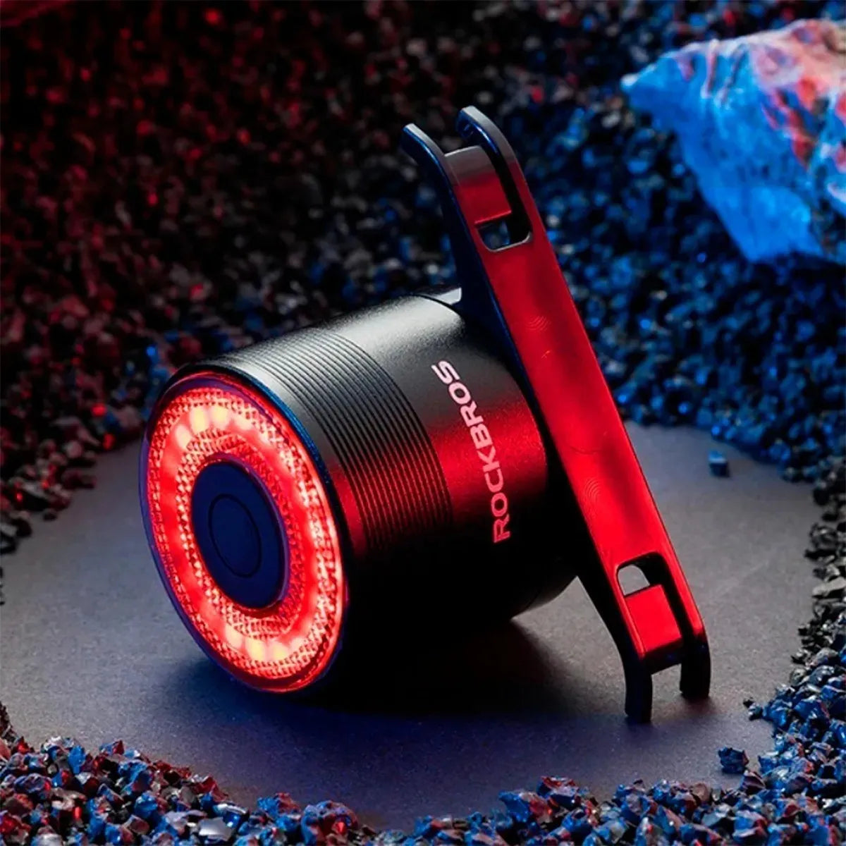 Luz posterior para bicicleta con sensor de frenado