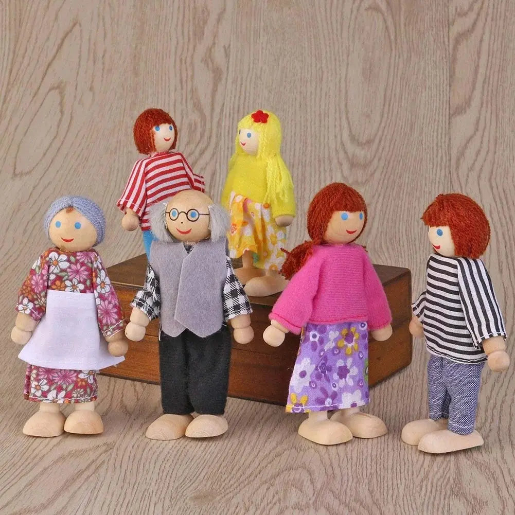 Familia de 7 en madera de juguete